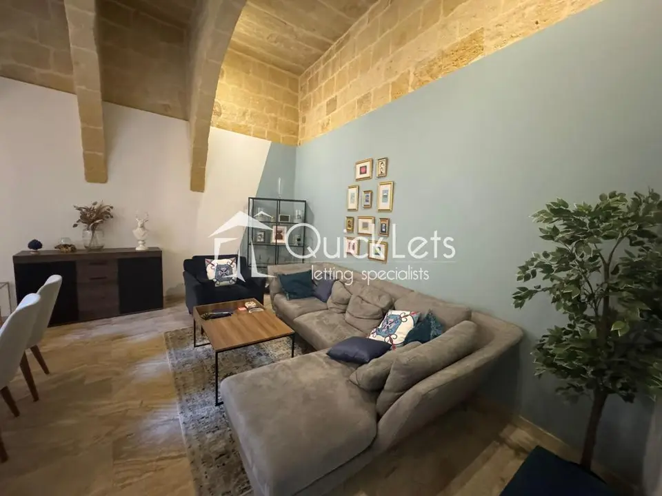 2 bedroom House of Character to rent in Zebbug