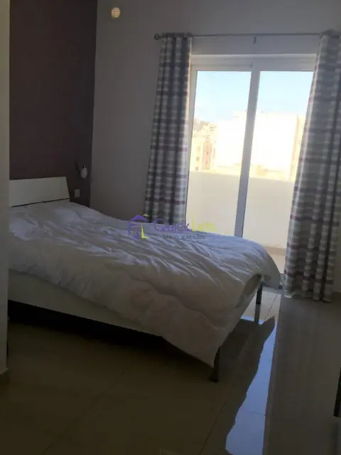 2 bedroom Penthouse to rent in Gzira