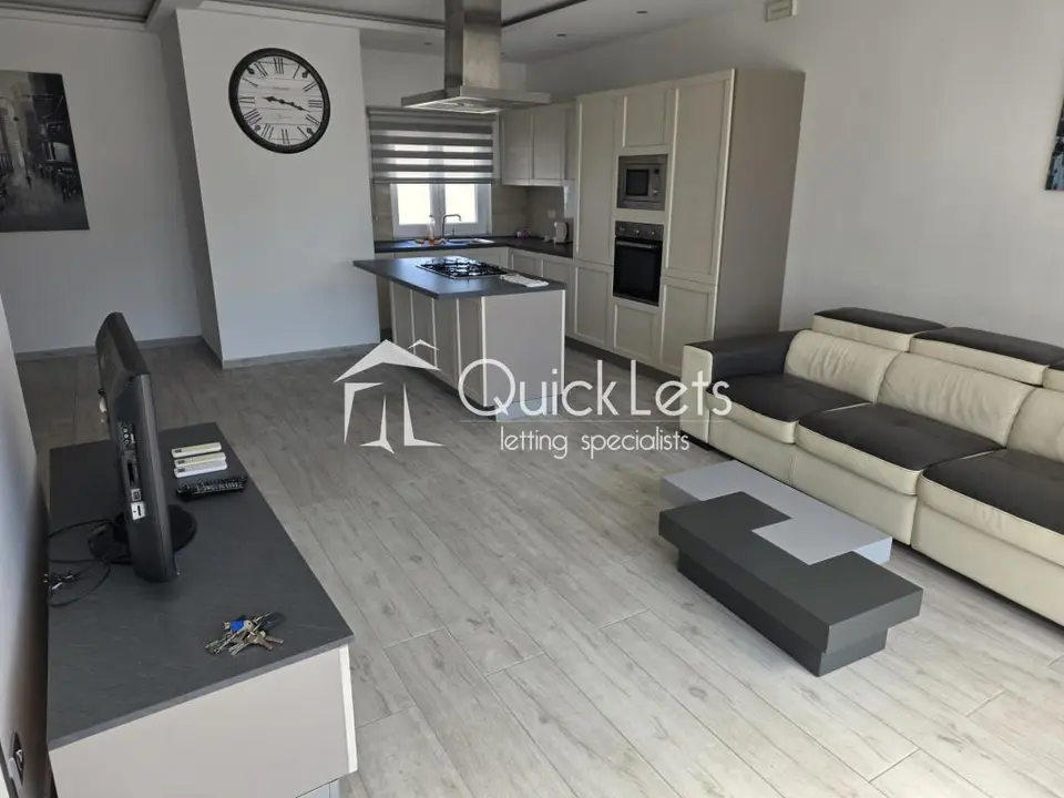 2 bedroom Penthouse to rent in Zabbar