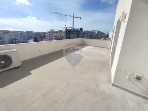 2 bedroom Penthouse to rent in Msida