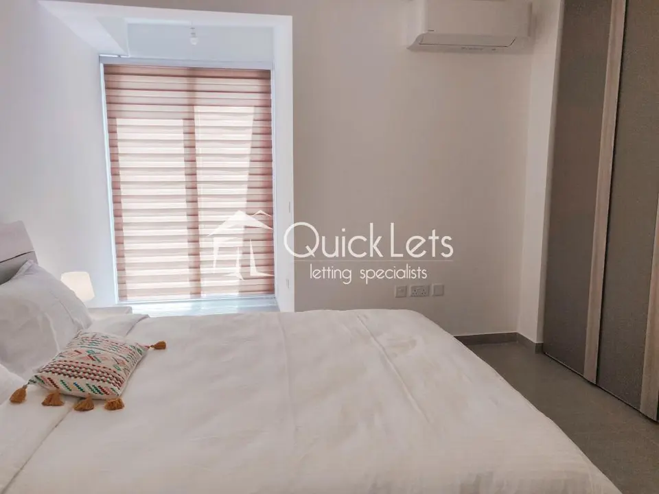 2 bedroom Penthouse to rent in Gzira